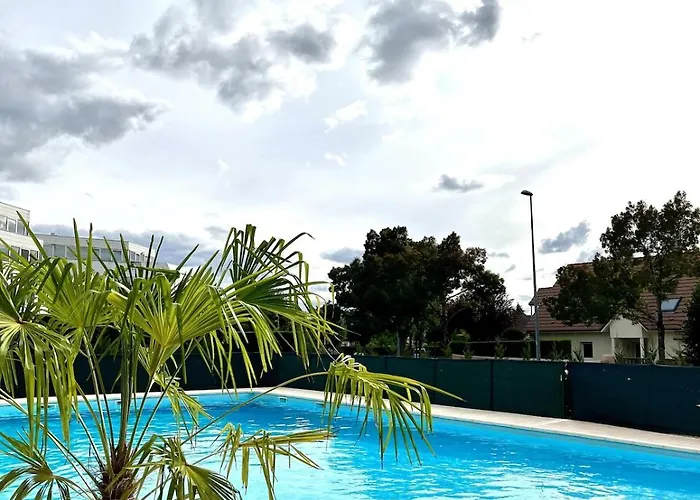 Piscine - Quartier Toison D'or *